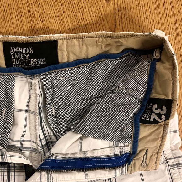 💙 American Eagle Classic Length Plaid Shorts - Picture 3 of 3